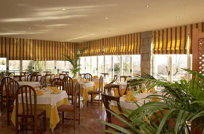 بيسيريل دي لا سييرا Hotel Rural Las Gacelas المطعم الصورة